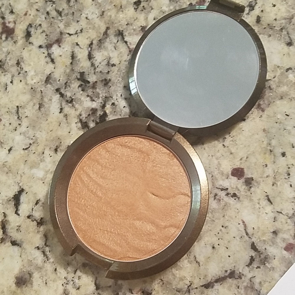 Becca Sunlit Bronzer in Capri Coast